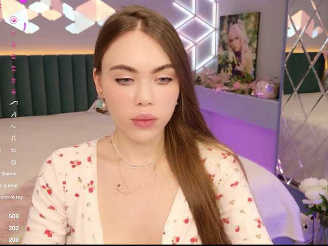 MimiForce's BongaCams show and profile