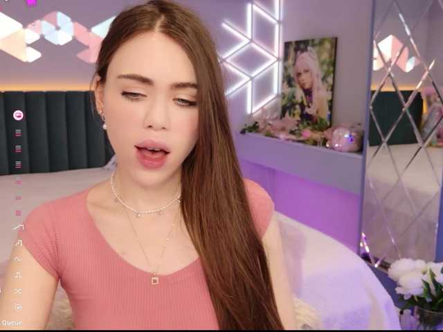 MimiForce's BongaCams show and profile