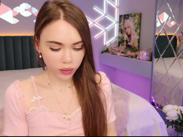 MimiForce's BongaCams show and profile