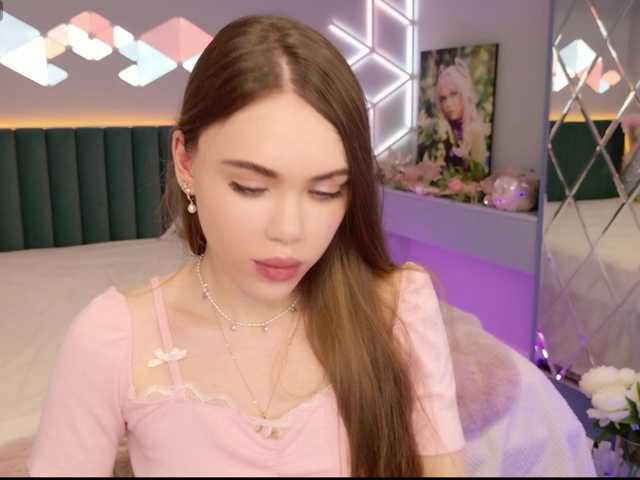 MimiForce's BongaCams show and profile