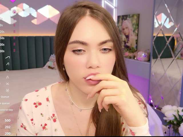 MimiForce's BongaCams show and profile