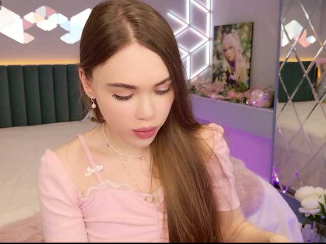 MimiForce's BongaCams show and profile