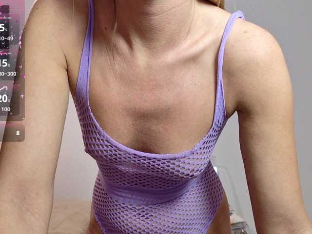 Roxanequinn live cam on BongaCams