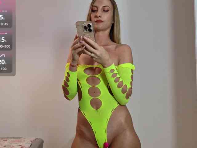 Roxanequinn webcam