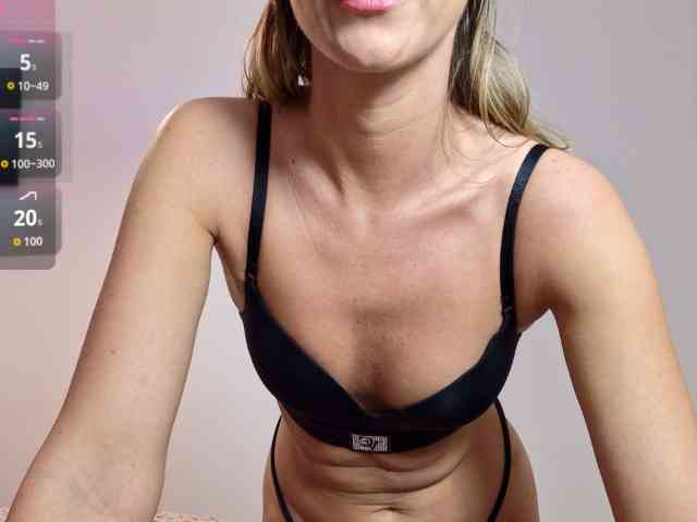 Roxanequinn webcam