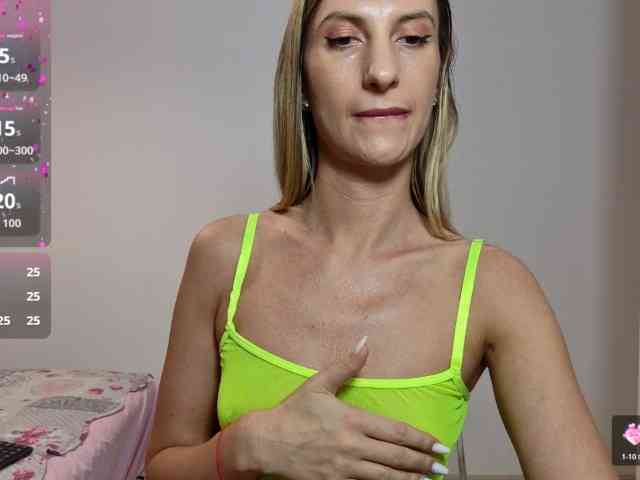 Roxanequinn Live Webcam on BongaCams