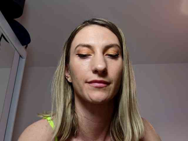 Roxanequinn webcam