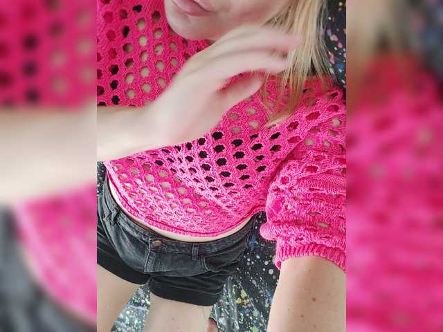 Vladlena55 live cam on BongaCams