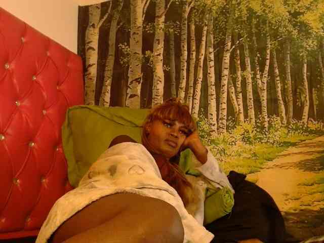 Lucile-Carrie Sex Cam Show