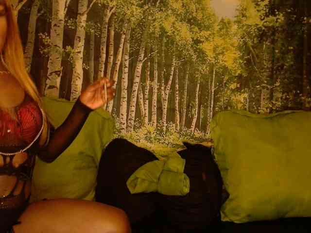 Lucile-Carrie Sex Cam Show