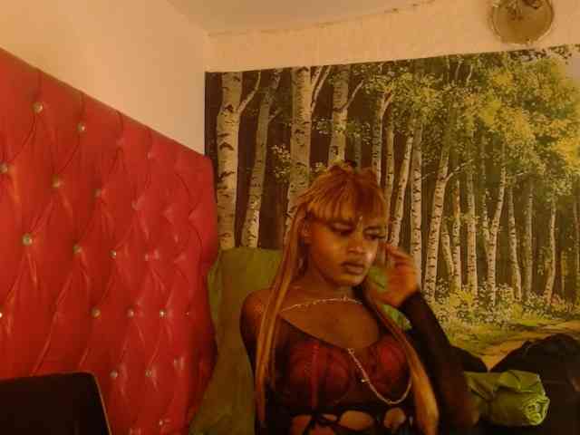 Lucile-Carrie Sex Cam Show