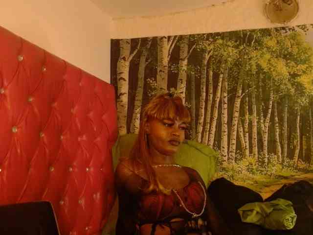 Lucile-Carrie Sex Cam Show