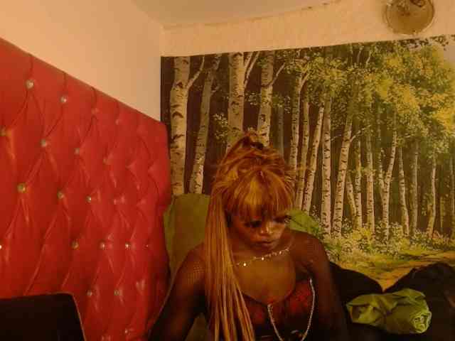 Lucile-Carrie Sex Cam Show