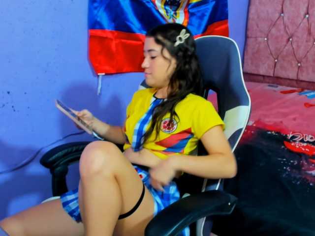 scarleth18 live cam on BongaCams