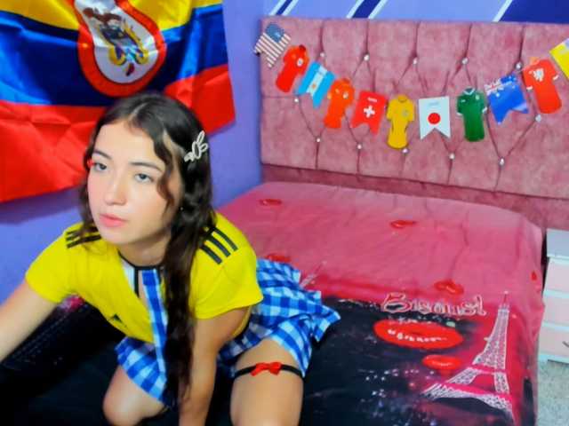 scarleth18 live cam on BongaCams