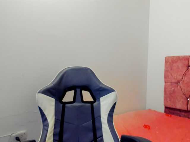 scarleth18 live cam on BongaCams