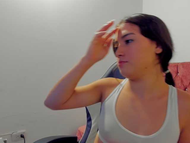 scarleth18 live cam on BongaCams