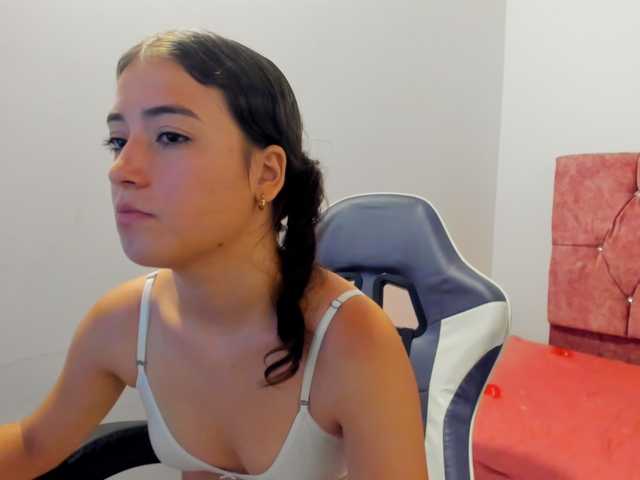 scarleth18 live cam on BongaCams