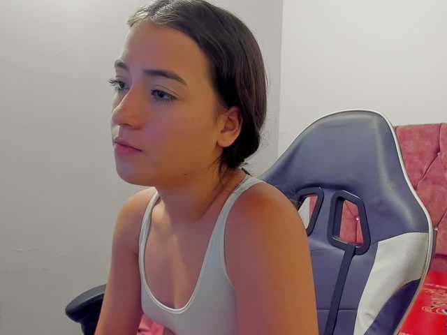 scarleth18 live cam on BongaCams