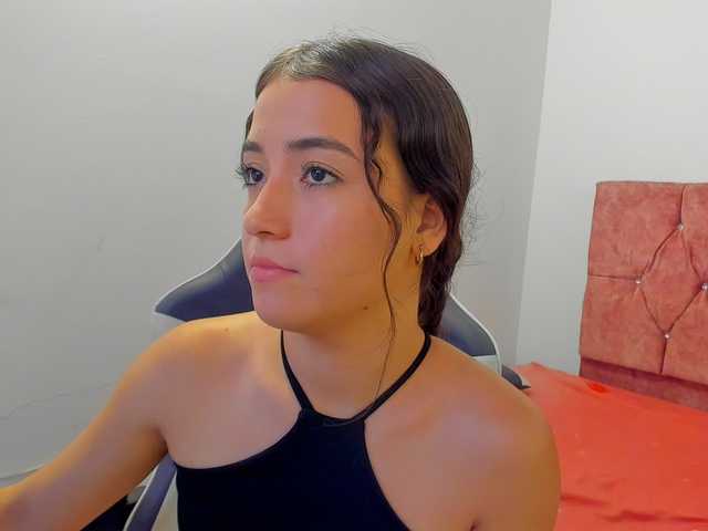 scarleth18 live cam on BongaCams