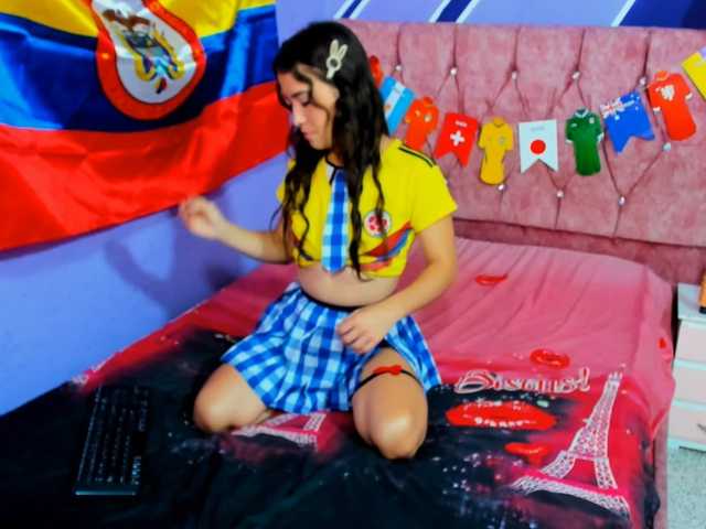 scarleth18 live cam on BongaCams