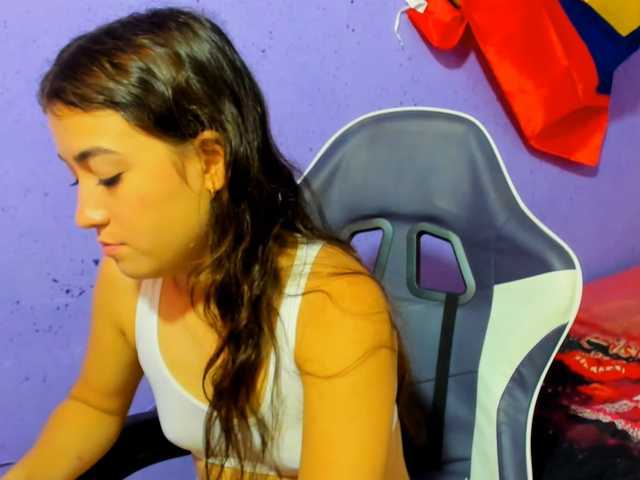 scarleth18 live cam on BongaCams