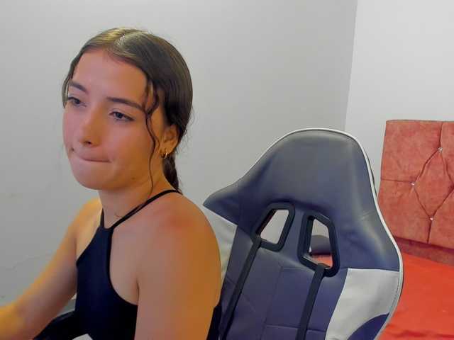 scarleth18 live cam on BongaCams
