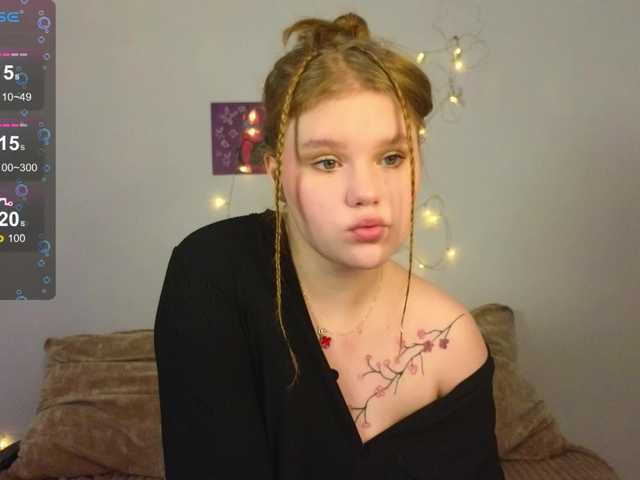 Lasey's BongaCams show and profile