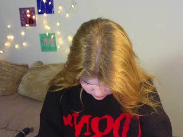 Lasey's BongaCams show and profile