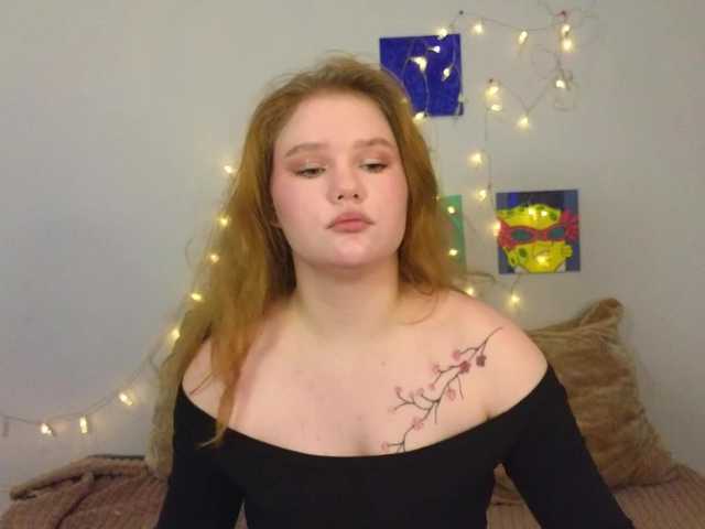 Lasey's BongaCams show and profile