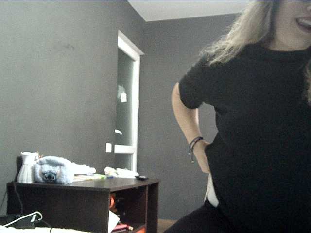 lionessmom webcam
