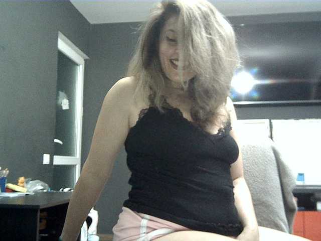 Sex chat gratuit in direct cu lionessmom pe BongaCams