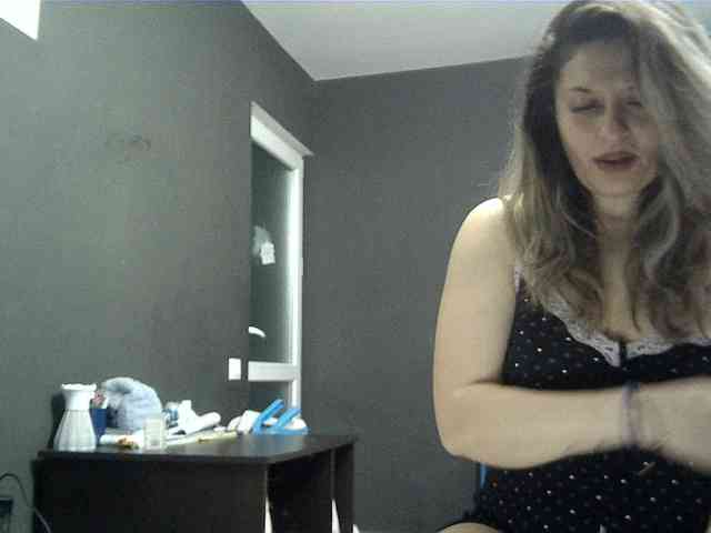 lionessmom webcam