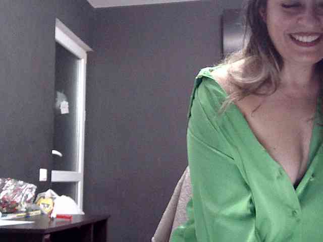 lionessmom webcam