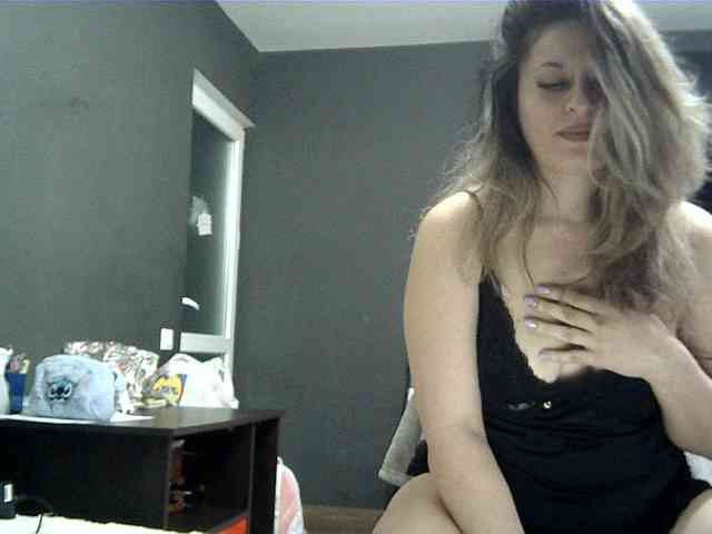 lionessmom webcam