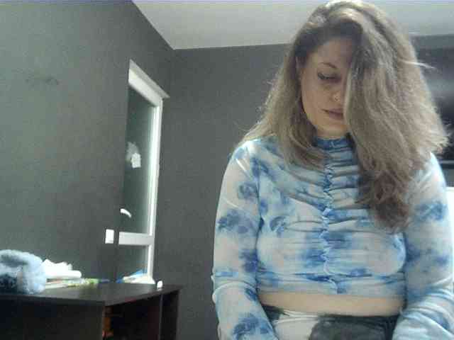lionessmom webcam