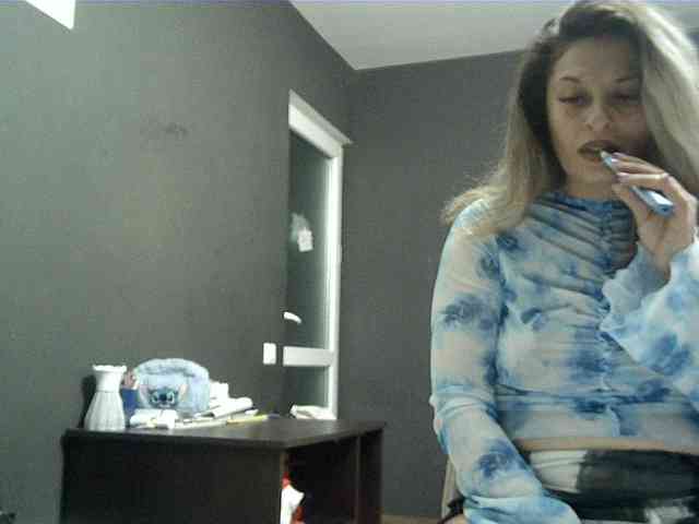lionessmom webcam