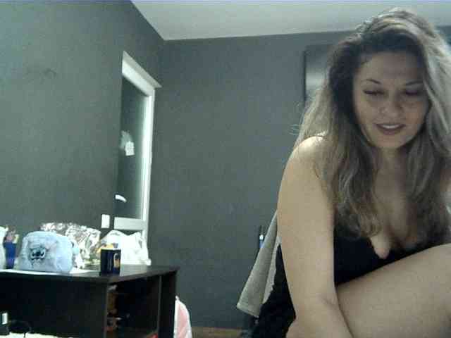 lionessmom webcam
