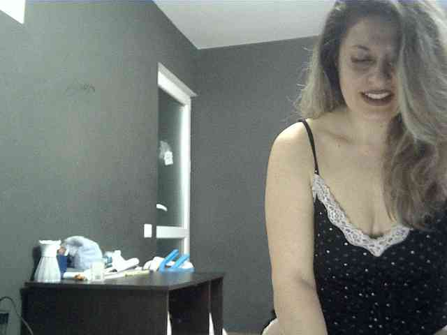 lionessmom webcam