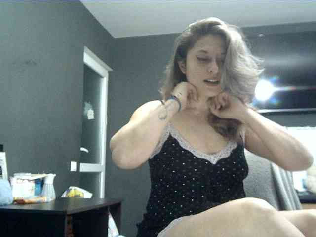 lionessmom webcam