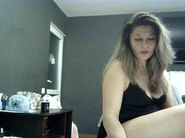 lionessmom webcam