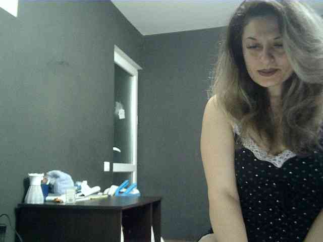 lionessmom webcam