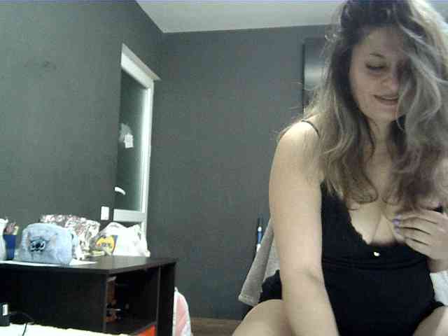 lionessmom webcam