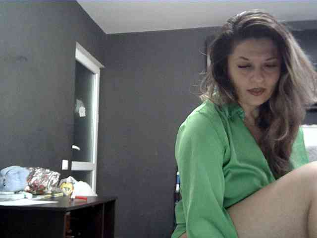lionessmom webcam