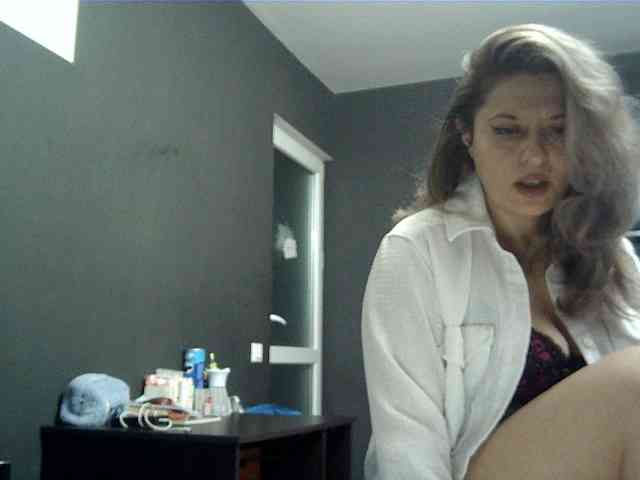 lionessmom webcam