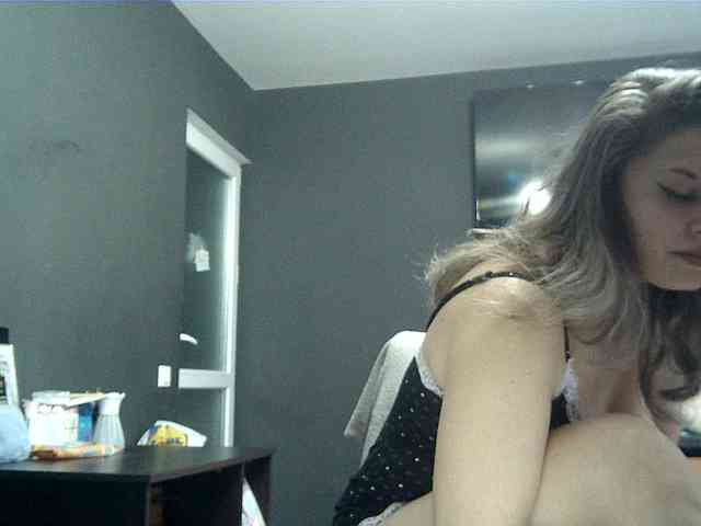 lionessmom webcam