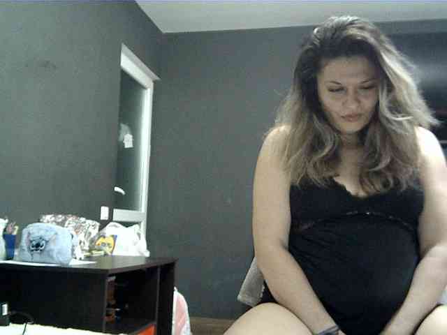 lionessmom webcam