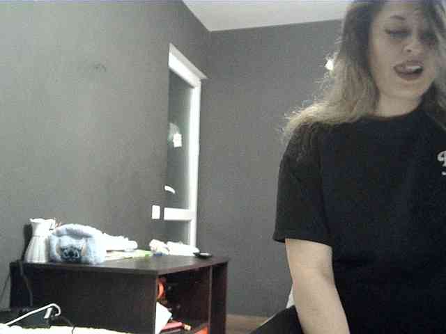 lionessmom webcam
