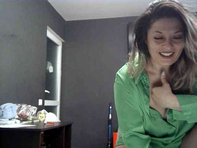 lionessmom webcam