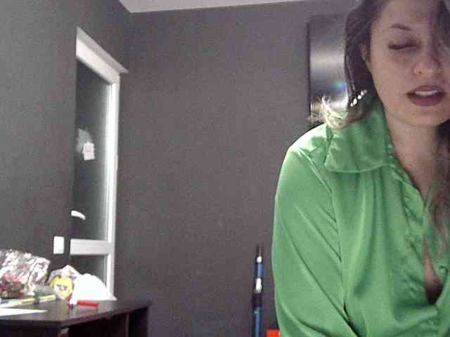lionessmom webcam